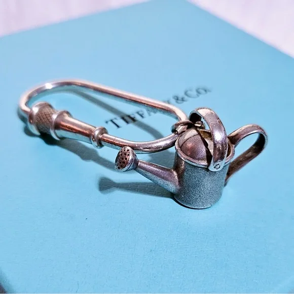🧧SOLD🎋 RARE Vintage Tiffany & Co. Watering Can Silver Charm Key Ring Keychain - Picture 2 of 7
